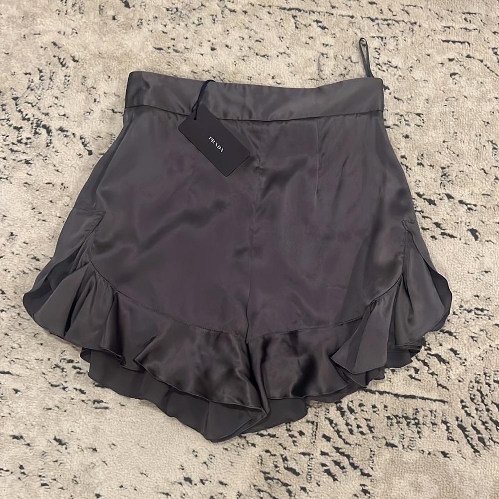 Silk Prada shorts, 100% silk shirts, side slit shorts. Ruffle shorts, medium 8